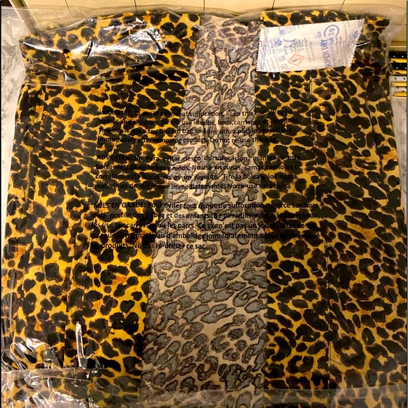 Jessica Simpson gray sand waverly jaguar kimono. 2 available sizes small & med - Picture 6 of 7